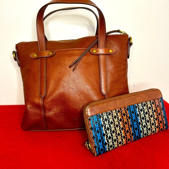 Fossil Bag with Wallet - Picture 1 of 11